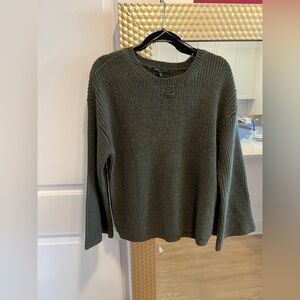 NWT Romeo & Juliet Heather Olive Sweater Women’s Medium